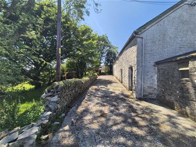 ATTACHED FORMER STABLE/ COW SHED